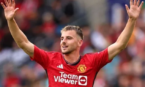 Mason Mount gây ấn tượng trong ngày ra mắt Man United