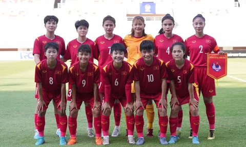 Thầy trò huấn luyện viên Akira vào chung kết giải U19 nữ Đông Nam Á 2023