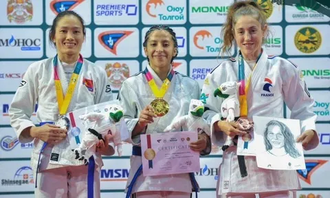 Võ sĩ Phùng Thị Huệ giành huy chương bạc giải vô địch Jujitsu thế giới 2023