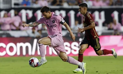 Lionel Messi lập cú đúp trong chiến thắng của Inter Miami