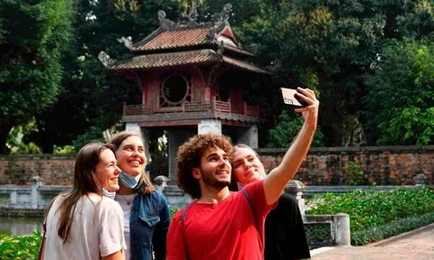 Hơn 1 triệu khách quốc tế đến Việt Nam trong tháng 7/2023