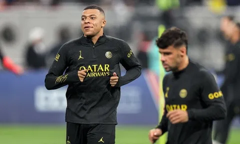 Tiền đạo Kylian Mbappe từ chối rời Paris Saint-Germain