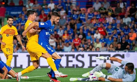 Barcelona khởi đầu thất vọng trong ngày Raphinha và Xavi bị phạt thẻ đỏ