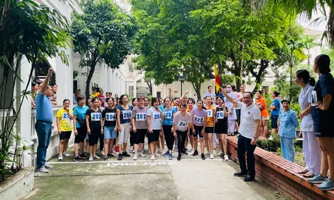 Cán bộ, viên chức, người lao động Bệnh viện Tâm thần Hà Nội tham gia Giải chạy Báo Hànộimới