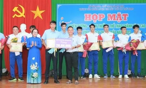 Vĩnh Long tuyên dương, khen thưởng các huấn luyện viên, vận động viên tiêu biểu 