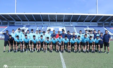Đội tuyển U23 Việt Nam làm quen với không gian thi đấu của sân Rayong Provincial