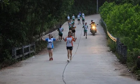 Giải Việt dã “Thác Trắng - Bên dãy Trường Sơn”