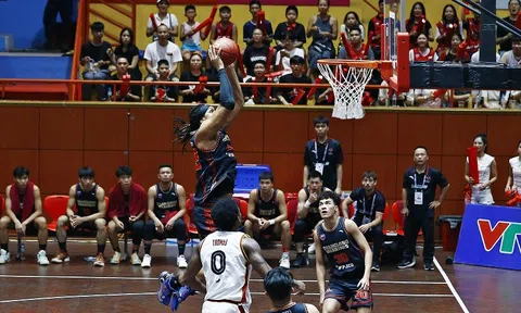 VBA 2023: Thang Long Warriors khiến Saigon Heat mất ngôi đầu