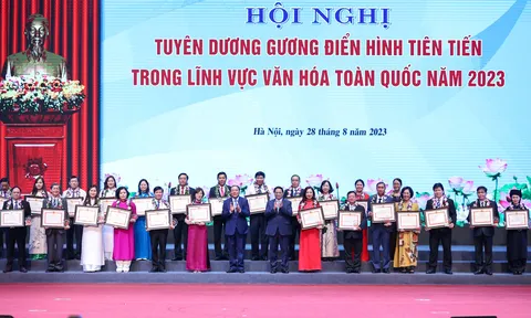 Hội nghị Tuyên dương gương điển hình tiên tiến trong lĩnh vực văn hóa toàn quốc năm 2023: Tỏa sáng tinh thần yêu nước, trách nhiệm, nhiệt huyết, sự năng động, sáng tạo