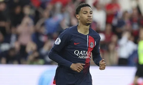 Paris Saint-Germain bán tiền đạo Hugo Ekitike