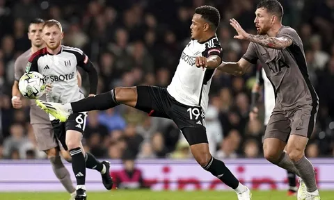 Tottenham bị đá bay khỏi Cúp Liên đoàn Anh