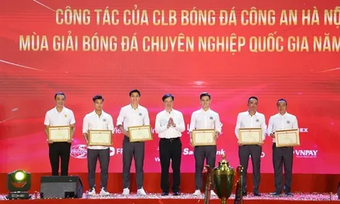 Vinh danh ngôi vô địch V.League của Câu lạc bộ Công an Hà Nội