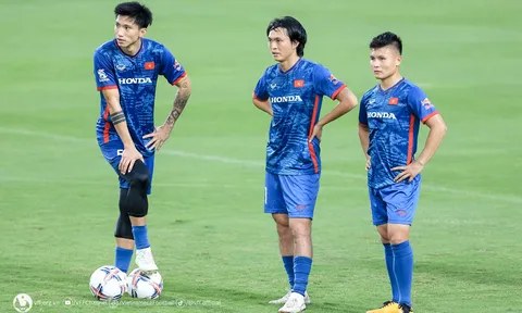 Huấn luyện viên Philippe Troussier cho Văn Hậu nghỉ ngơi điều trị chấn thương