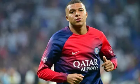 Kylian Mbappe nhượng bộ với Paris Saint-Germain