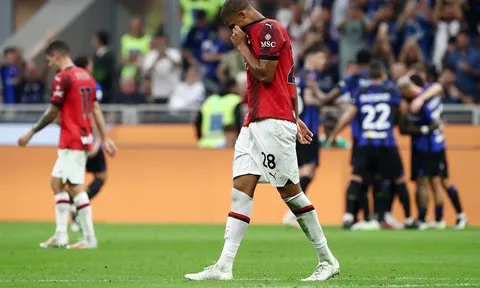 Tổng hợp vòng 4 Serie A: Milan thảm bại khó tin, Roma đè bẹp đội bét bảng