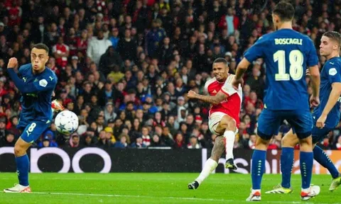 Arsenal thắng đậm trong ngày trở lại Champions League