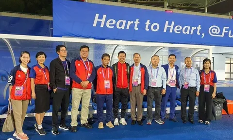 Thứ trưởng Hoàng Đạo Cương và lãnh đạo đoàn Thể thao Việt Nam thăm, động viên đội tuyển Olympic Việt Nam