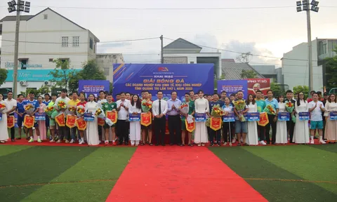 Giải Bóng đá các doanh nghiệp khu kinh tế, khu công nghiệp tỉnh Quảng Trị mở rộng lần thứ I năm 2023