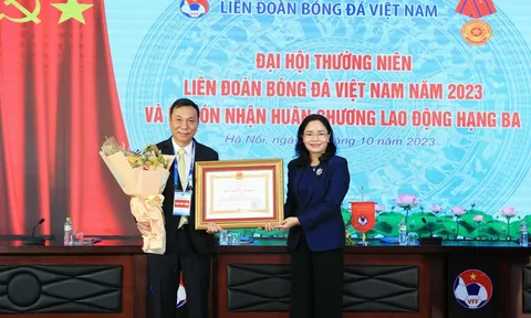 LĐBĐVN và Chủ tịch LĐBĐVN vinh dự được tặng thưởng Huân chương Lao động hạng Ba
