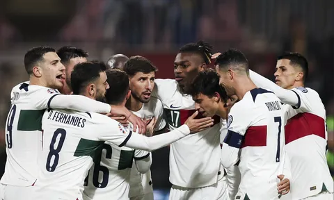 Vòng loại Euro 2024: Cristiano Ronaldo lập cú đúp trong chiến thắng đậm của Bồ Đào Nha