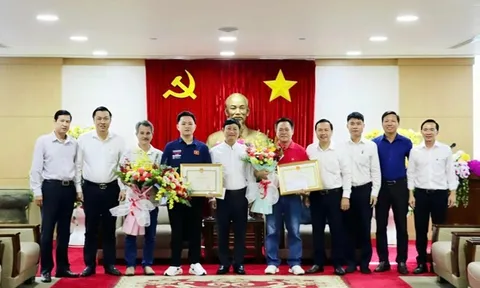 Bình Dương khen thưởng cơ thủ Bao Phương Vinh