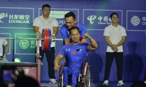 Lực sĩ Lê Văn Công giành tấm huy chương đồng đầu tiên tại ASIAN Para Games 4