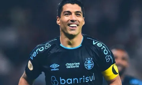 Luis Suarez trở lại đội tuyển Uruguay tham dự Vòng loại World Cup 2026