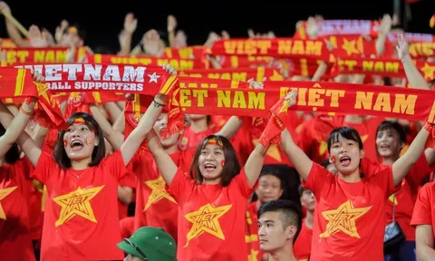 Điểm tựa cổ động viên tại sân Mỹ Đình tiếp lửa đội tuyển Việt Nam đương đầu thử thách lớn Iraq