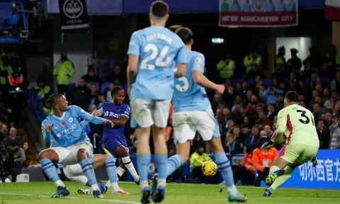 Vòng 12 Premier League: Ông Pochettino xin lỗi trọng tài, ông Guardiola khen ngợi học trò cũ