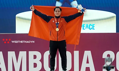 Lực sĩ Nguyễn Quốc Toàn với cú đẩy gây sửng sốt SEA Games 32