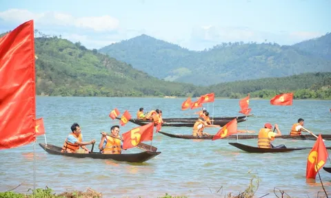 Hội Đua thuyền độc mộc trên sông Pô Cô năm 2023
