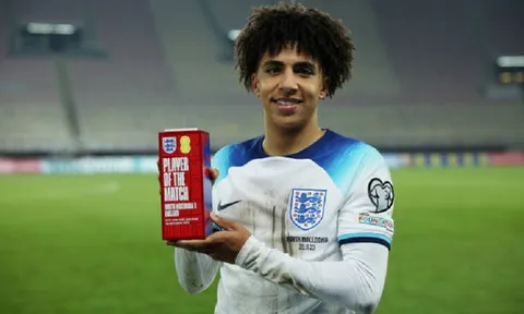 Hậu vệ Rico Lewis nhận vinh dự lớn, huấn luyện viên Gareth Southgate ca ngợi học trò
