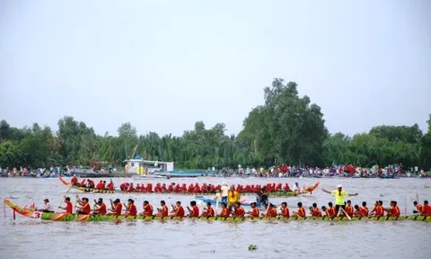 Hấp dẫn, rộn ràng đua Ghe Ngo trong Lễ hội Ok-Om-Bok của đồng bào Khmer