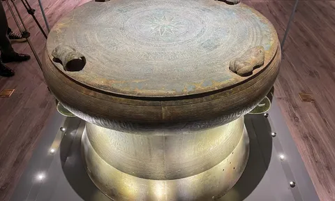 Khai mạc trưng bày chuyên đề "Âm vang Đông Sơn"