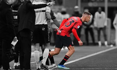 Tiền đạo của AC Milan trở thành cầu thủ trẻ nhất ra sân tại giải vô địch quốc gia Italia