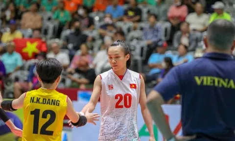 Chủ công Tú Linh gặp chấn thương trước thềm giải Bóng chuyền nữ vô địch các Câu lạc bộ thế giới 2023