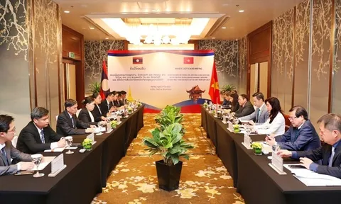 Bộ trưởng Bộ Văn hóa, Thể thao và Du lịch Việt Nam hội đàm với Bộ trưởng Bộ Thông tin, Văn hóa và Du lịch Lào