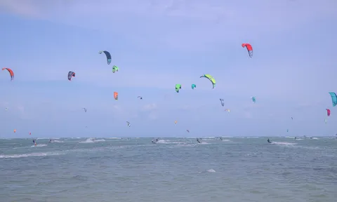 Giải Lướt ván diều Ninh Thuận - Bình Thuận mở rộng 2023: Hơn 100 vận động viên tranh tài