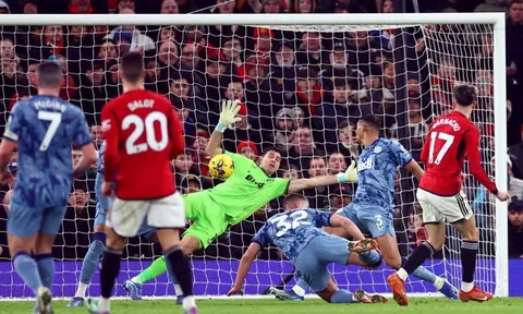 Vòng 19 Premier League: Man United ngược dòng kịch tính, Liverpool vươn lên vị trí số 1