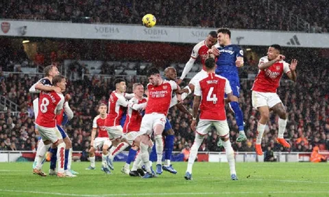 Sau vòng 19 Premier League: Arsenal mất ngôi đầu, Tottenham bật bãi khỏi tốp 4