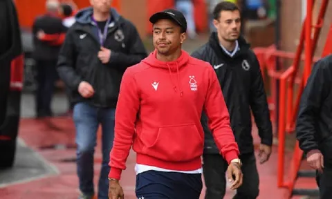 Everton muốn "giải cứu" Jesse Lingard, Tottenham giữ chân "ngôi sao" trẻ