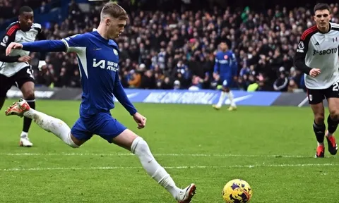 Chelsea vượt mặt Man United sau trận thắng thứ ba liên tiếp tại Premier League