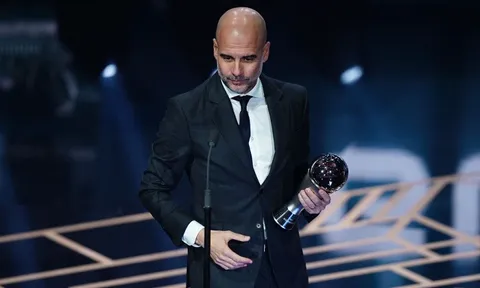 Huấn luyện viên Pep Guardiola lần đầu tiên trong sự nghiệp giành giải thưởng FIFA The Best