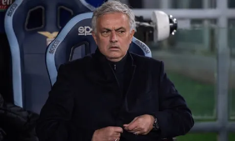 Huấn luyện viên Jose Mourinho nhận số tiền đền bù kỷ lục