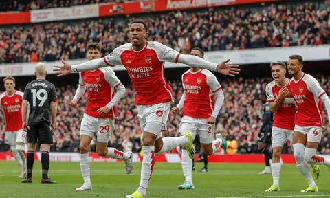 Arsenal nhấn chìm Crystal Palace, đòi lại vị trí thứ ba Premier League