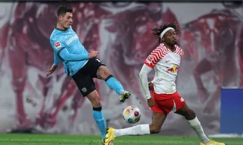 Ngược dòng kịch tính, Leverkusen xây chắc ngôi đầu Bundesliga