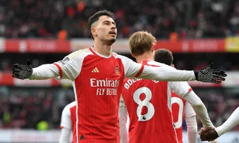 Sau vòng 21 Premier League:  Arsenal hồi sinh, Liverpool vững chắc ngôi đầu