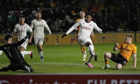 Huấn luyện viên Erik Ten Hag không hài lòng sau trận thắng của Man United tại FA Cup