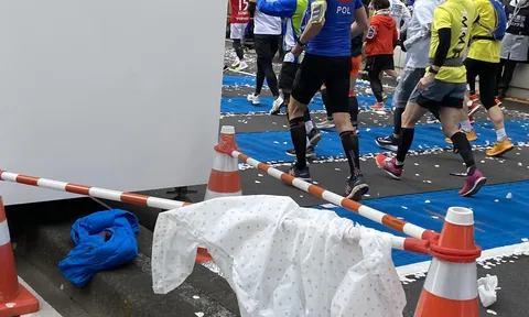 Chuyện xả rác ở một trong 6 giải Marathon lớn nhất hành tinh