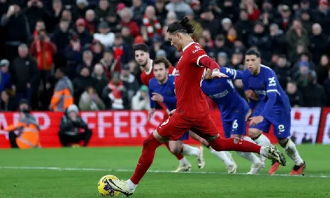 Tiền đạo Darwin Nunez thiết lập kỷ lục đáng quên sau trận thắng đậm của Liverpool